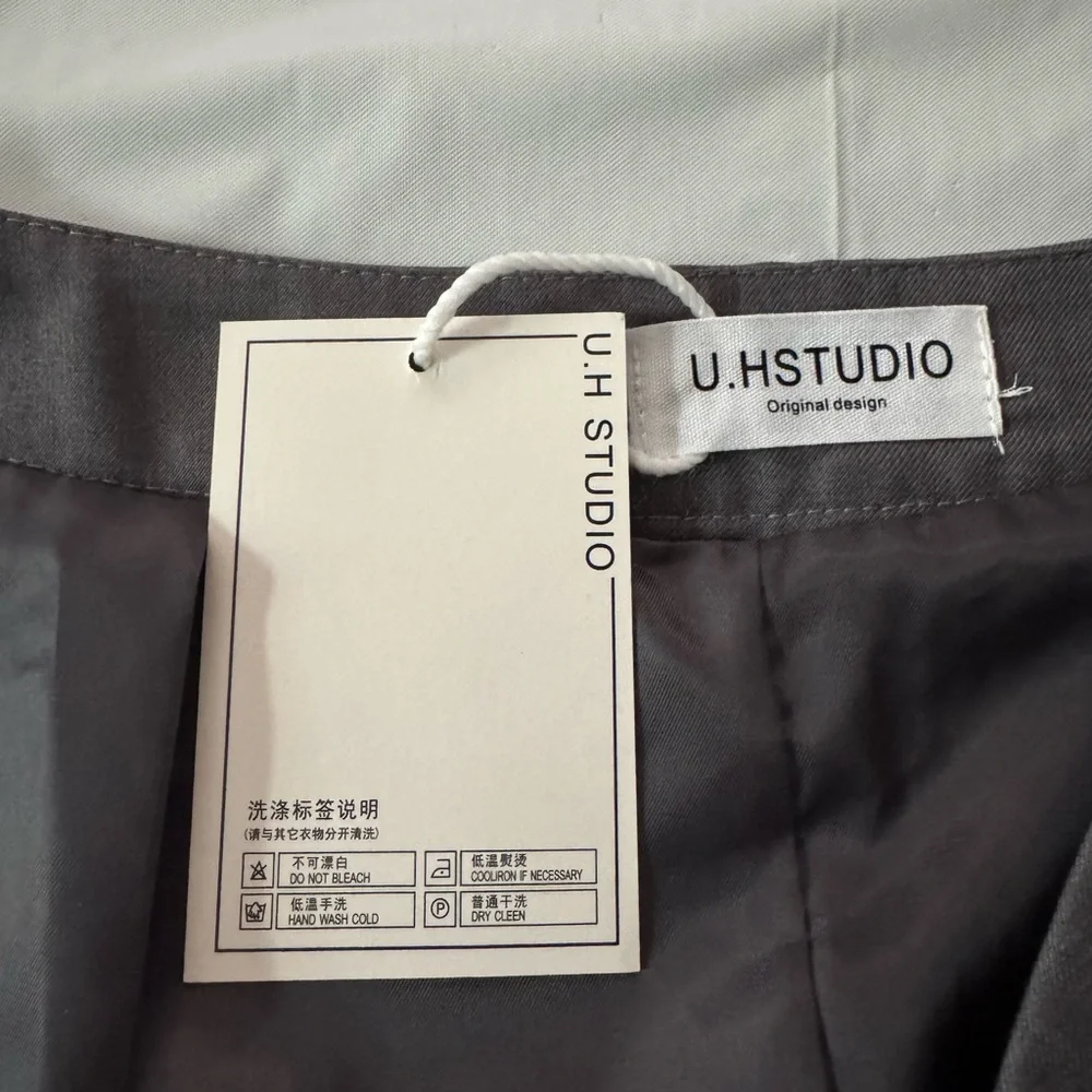 Classic Gray Pleated Skirt - Picture 11 of 13